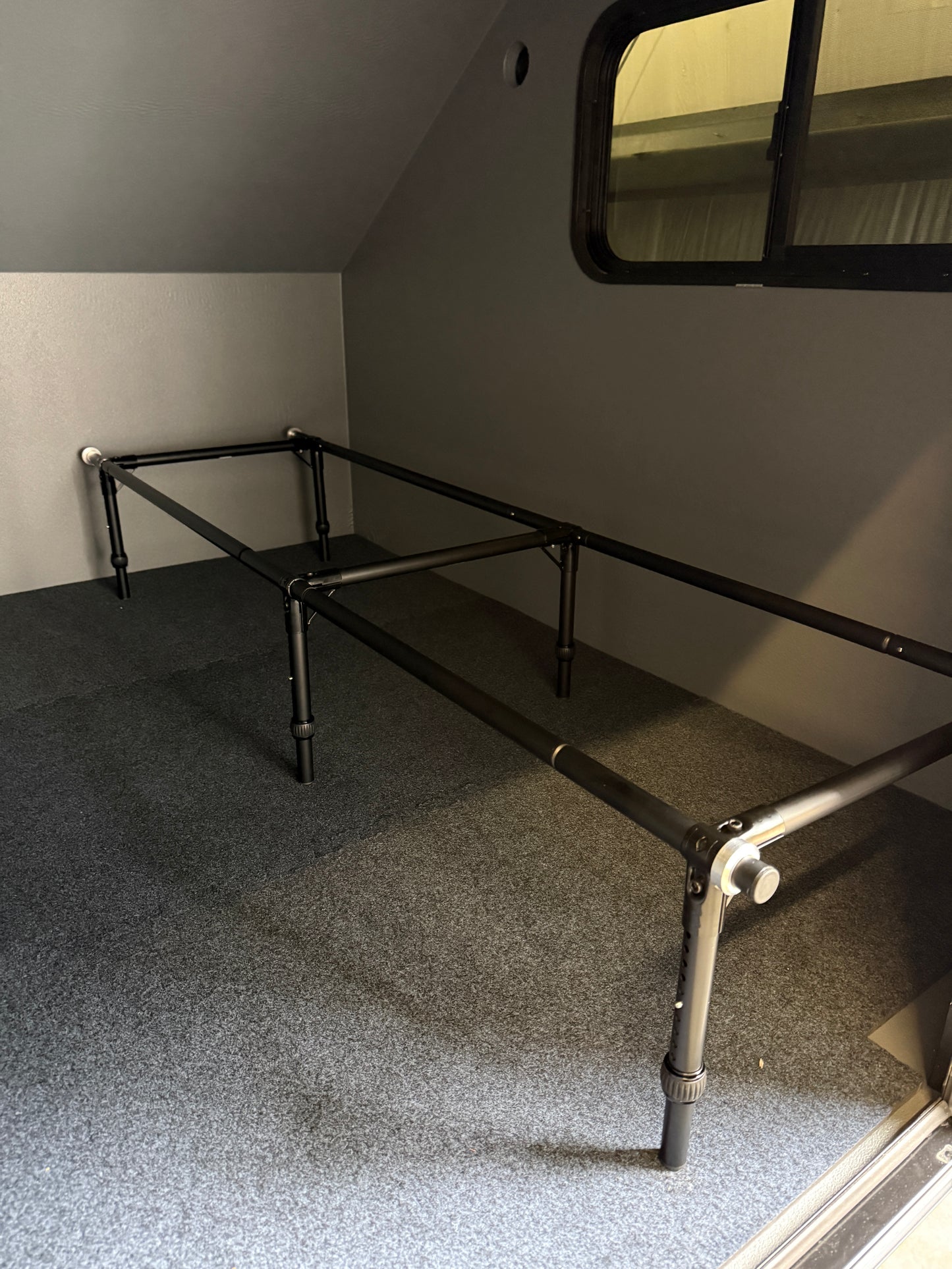 Hele Box Car Camping Platform
